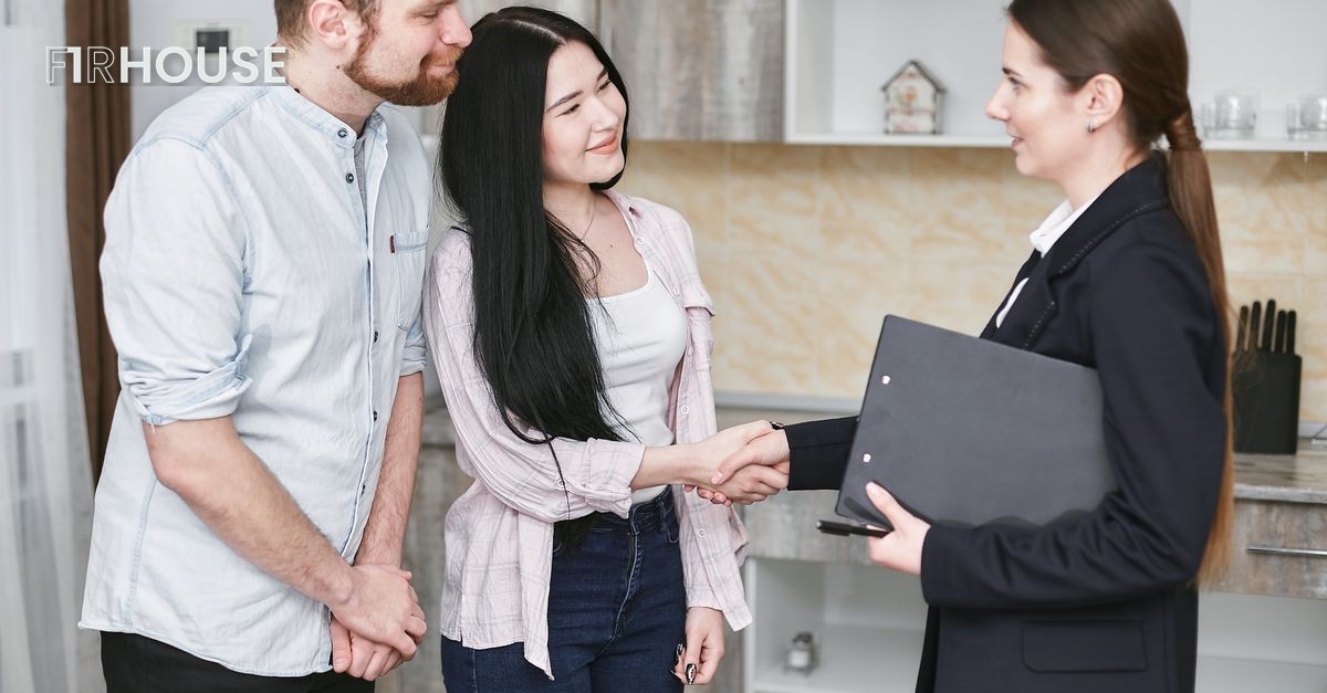 Xác định đúng thời điểm tính thuế giúp giao dịch chuyển nhượng nhà đất suôn sẻ, tránh phạt chậm nộp. Ảnh minh hoạ: Mikhail Nilov / Pexels