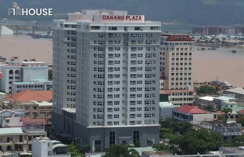 Đà Nẵng Plaza nhìn từ trên cao, giữa trung tâm thành phố
