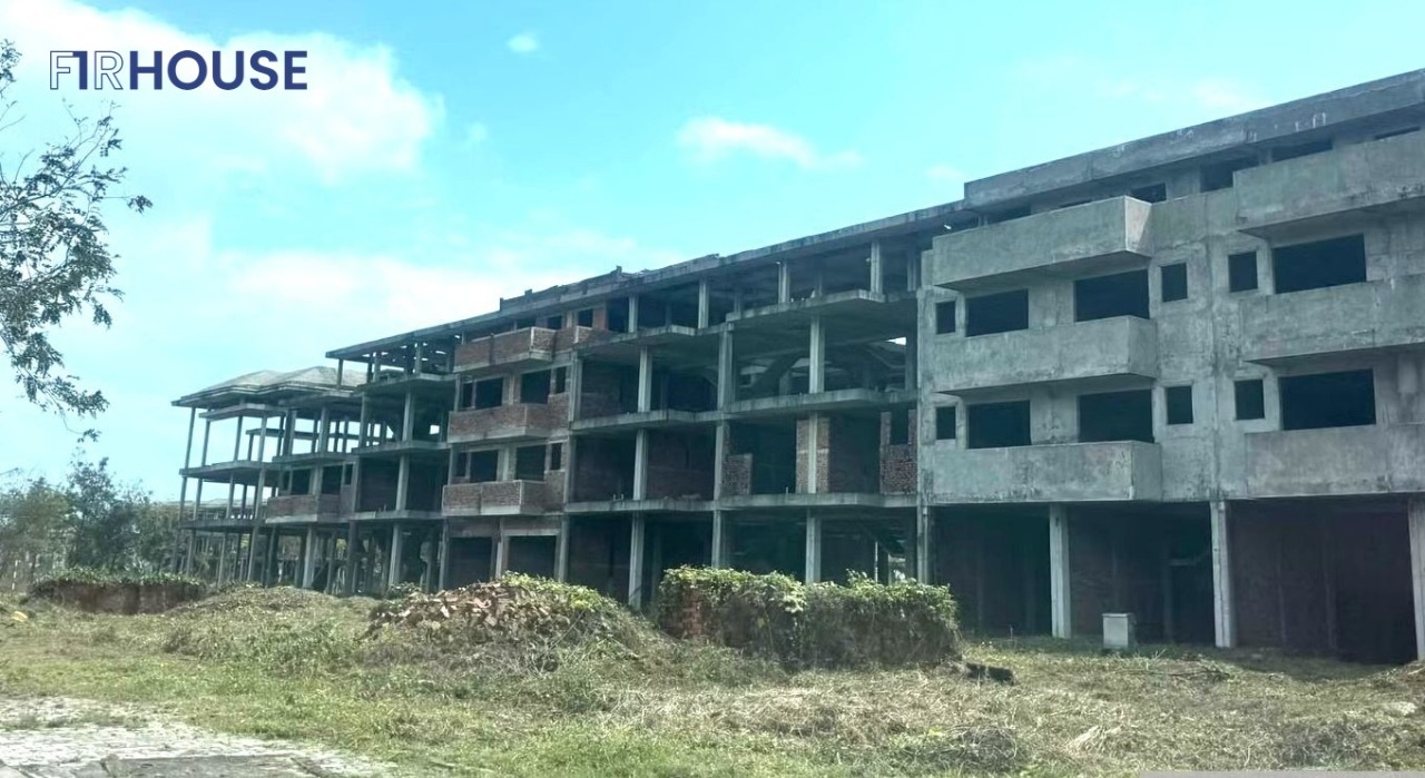 Những khối nhà xây thô bỏ dở — rủi ro hiện trạng cần tính khi mua