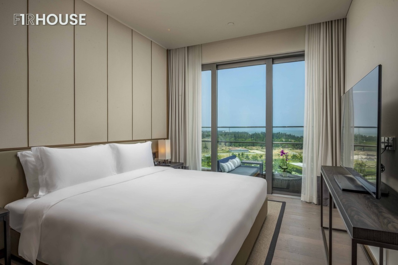 Phòng ngủ căn hộ Hoiana Residences hướng biển