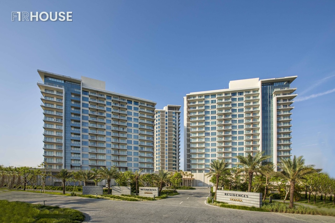 Hai tòa tháp căn hộ khách sạn Hoiana Residences ven biển Nam Hội An