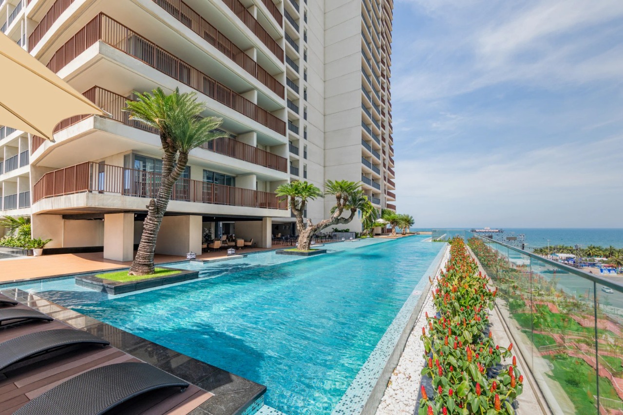 Hồ bơi vô cực hướng biển