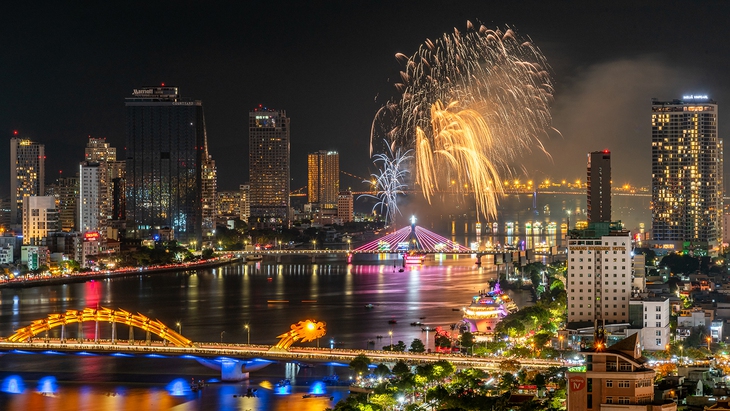 Đà Nẵng rực sáng trong mùa pháo hoa DIFF 2023 sông Hàn